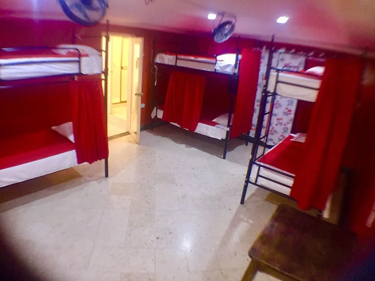 ميديلين Pitstop Guest House 0*,  كولومبيا