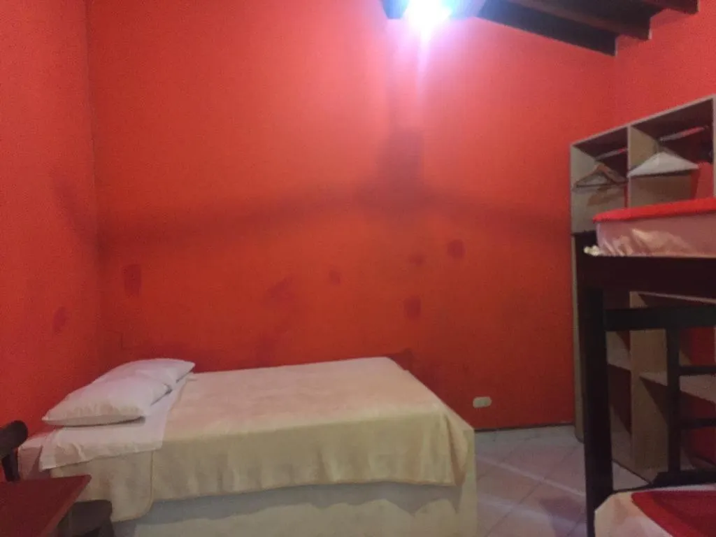 Pitstop Guest House Medellín Colombia