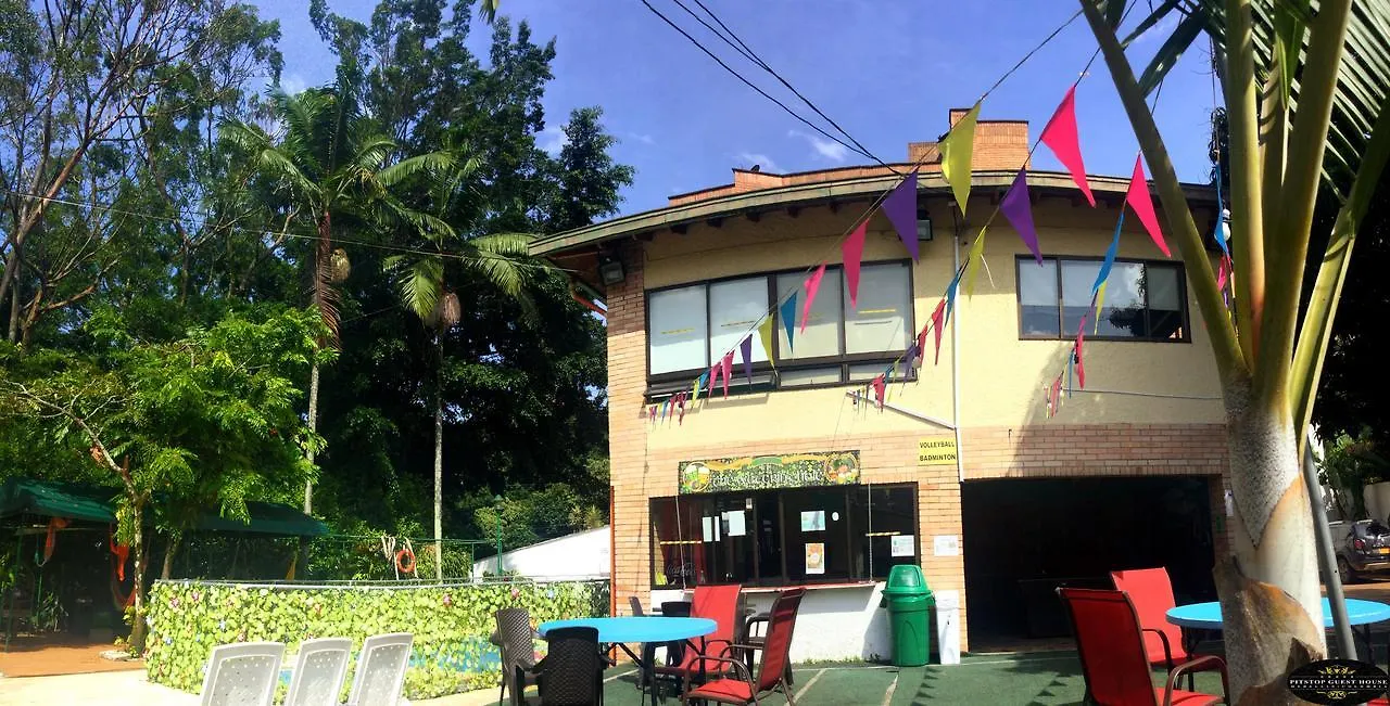 Pitstop Guest House Medellín
