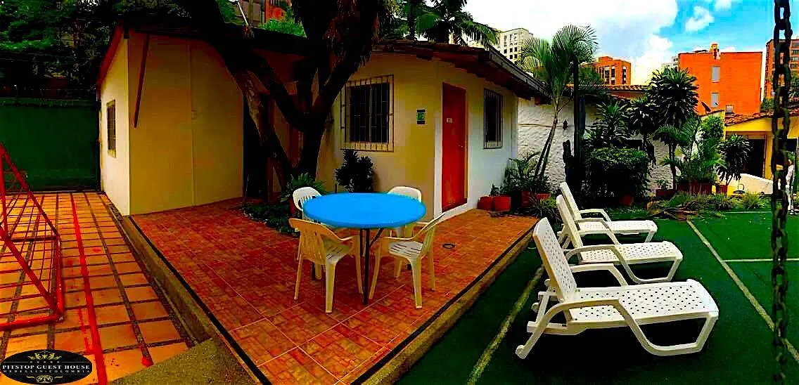 Pitstop Guest House Medellín Colombia