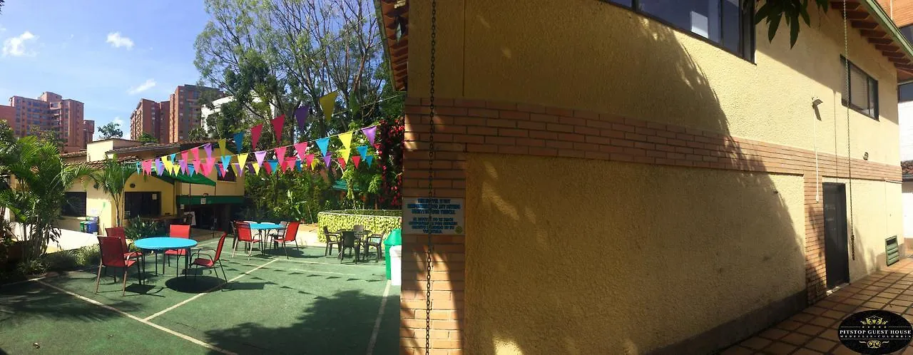 Pitstop Guest House Medellín