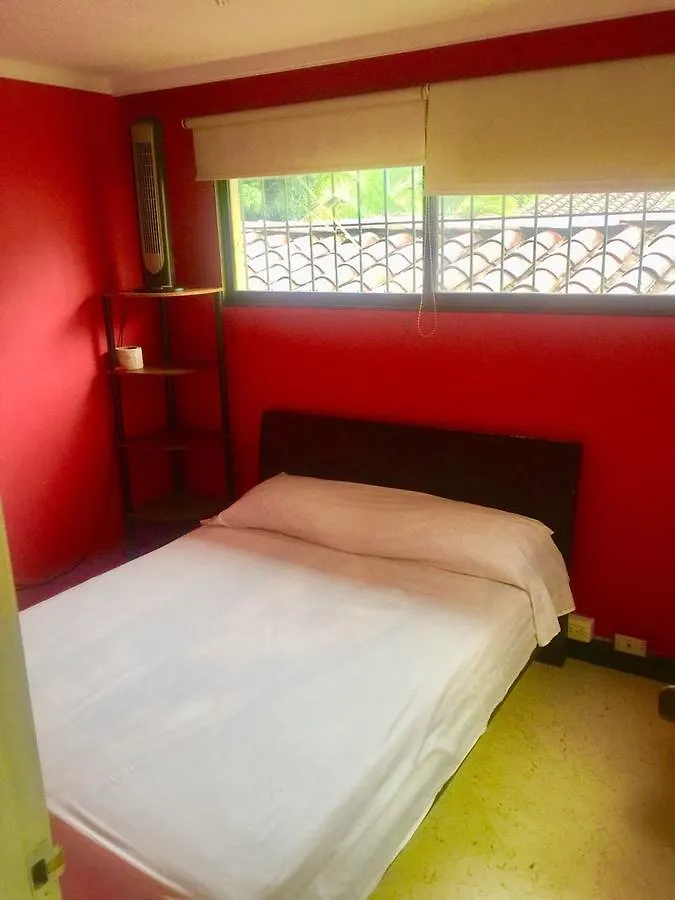 Pitstop Guest House Medellín 0*,  Colombia